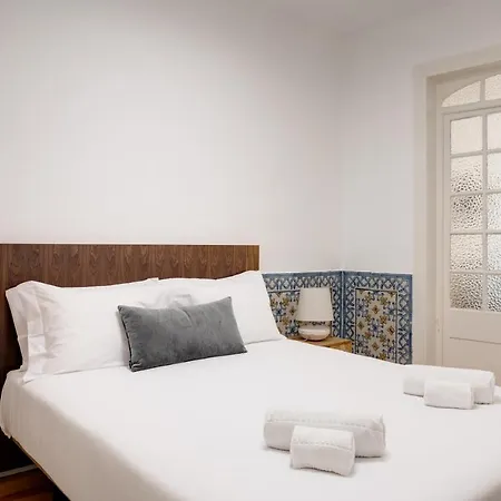 Apartment Hip & Renovated T.m. Flat In Bairro Alto Lisbon