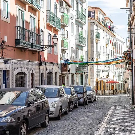 Hip & Renovated T.m. Flat In Bairro Alto * 리스본