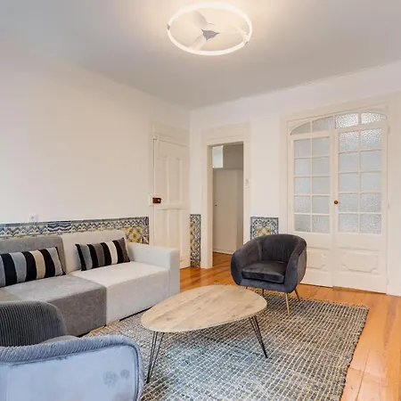 Hip & Renovated T.m. Flat In Bairro Alto * Lisboa